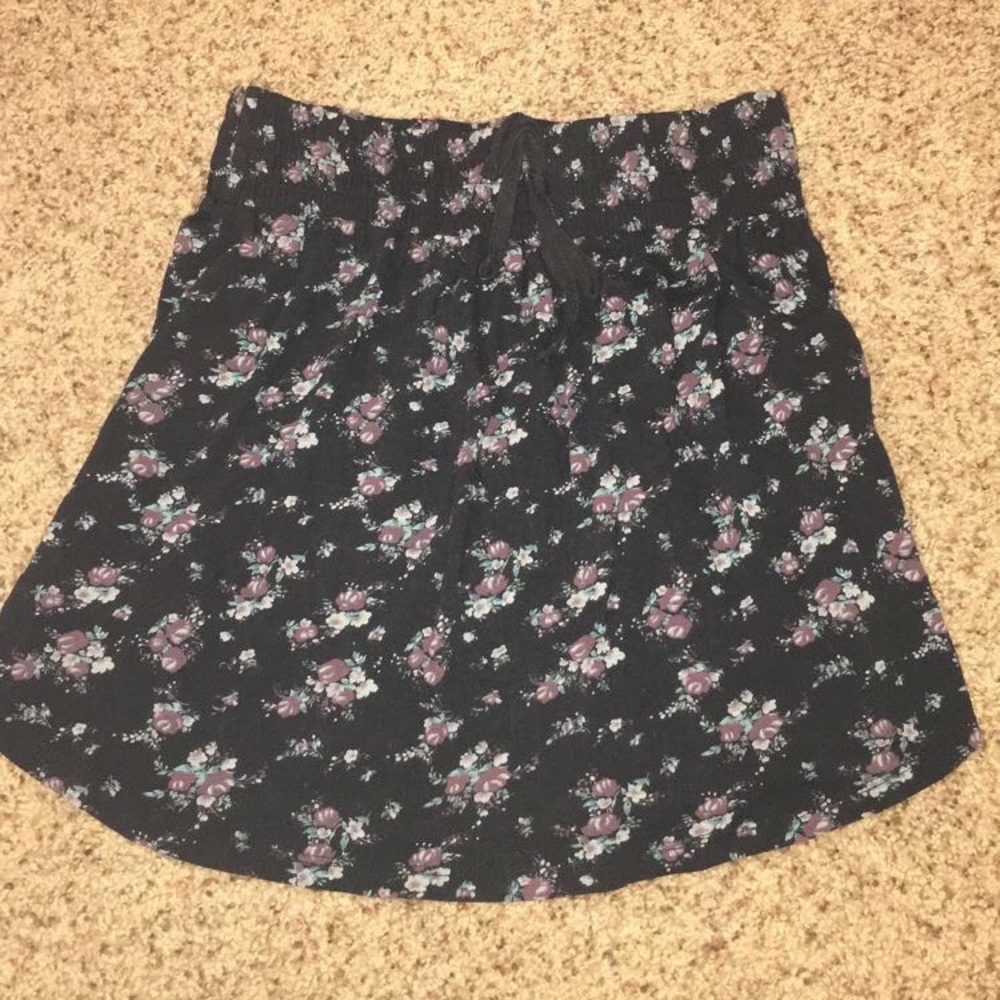 Cotton, flowy mini skirt!
